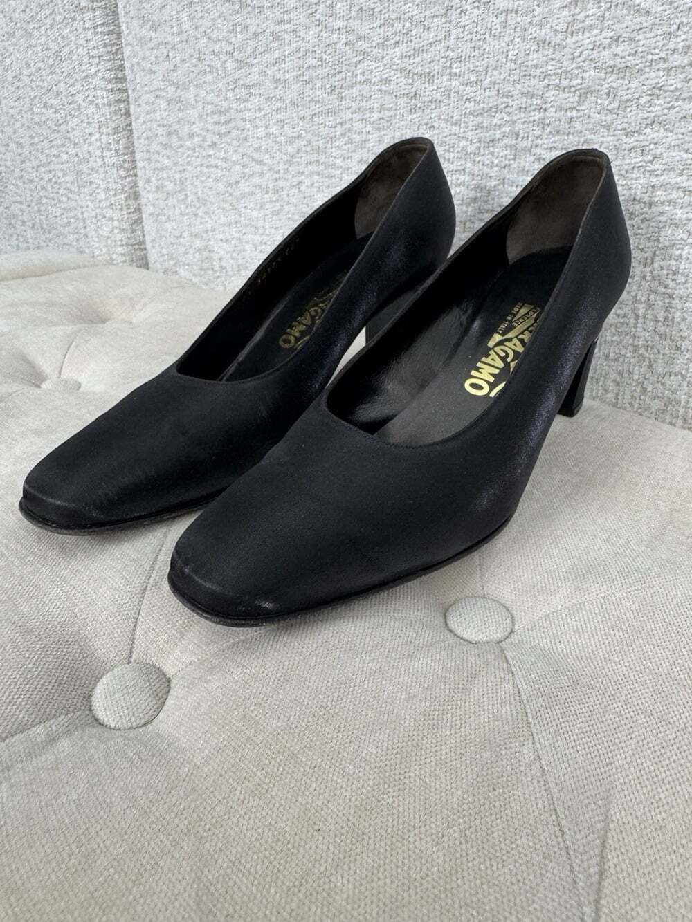 Salvatore Ferragamo 1990s Vintage Black Satin Pumps with Rhinestone Heel Trim S7 - Picture 3 of 15